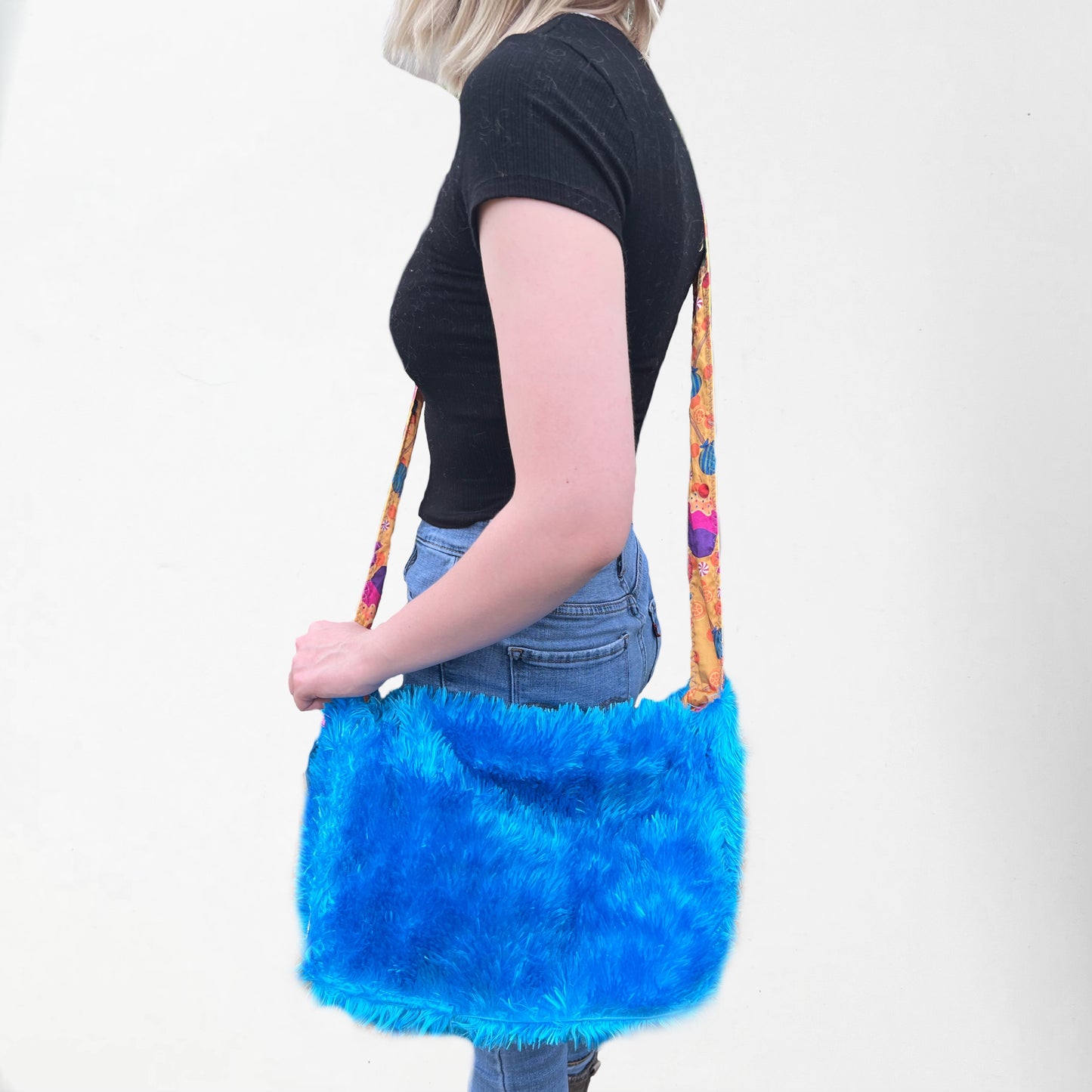 The Freya Messenger Bag